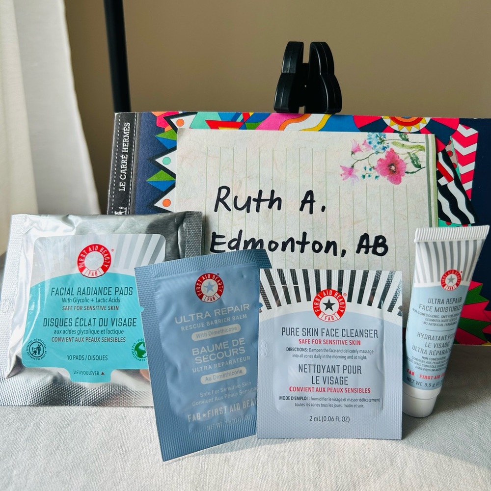 First Aid Beauty Skincare Set
